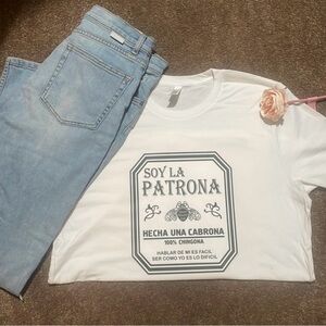🌷Soy La Patrona shirt